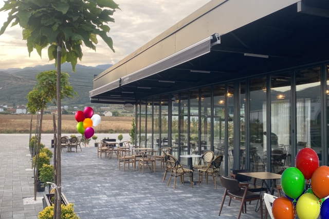 Ofron një ambient të mrekullueshëm për festat tuaja Lokali për Festa & Ditëlindje